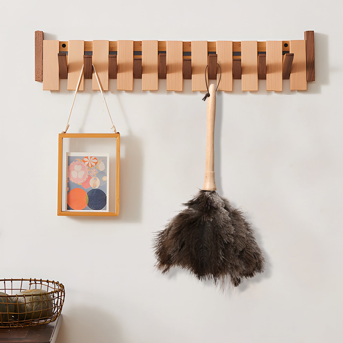 Natural ostrich duster is lightweight, compact, and has strong cleaning ability, suitable for household and car cleaning; They are all very good